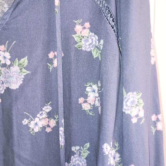 NWT long sleeve Periwinkle Shirt - Picture 5 of 11